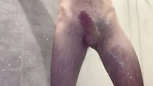 How do you take your shower? Like this 😎