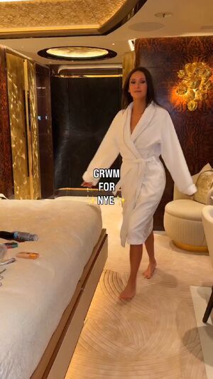 Indian Celebrity NSFW Ass Nina Dobrev