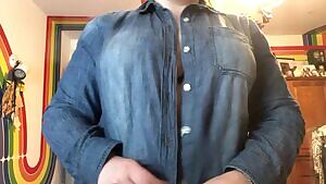 Nothing like unbuttoning after a long day at work 😏