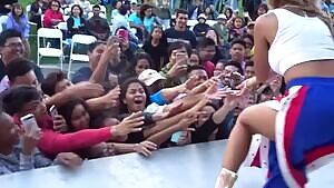 Greeting her Fans