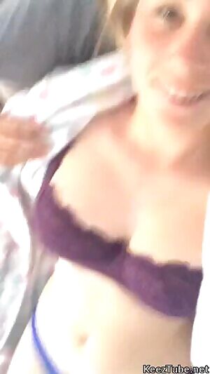 Flashing her simp pussy