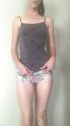 I might have itty bitty titties but my nipples are sooo sensitive 😊