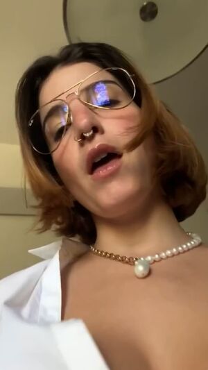 Pierced Girls Amateur Glasses MILF OnlyFans