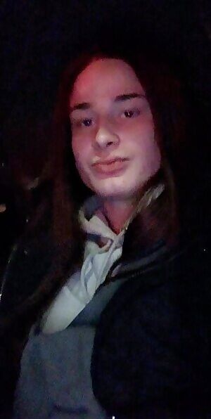 What friends do on a long car ride 🐱