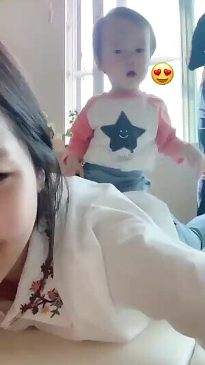 Hyoeun, please..