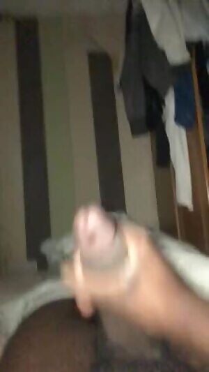 Someone help daddy cum 😈