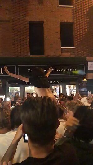 Proper British football celebrations ⚽