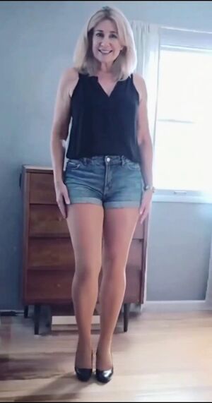 Crossdresser Amateur BBC slut Crossdressing Heels