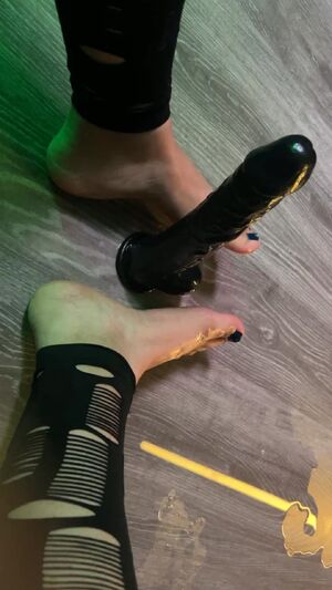 Goth Feet Amateur Foot Footjob OnlyFans