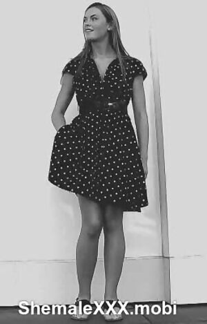 Hot Teen Removes Panties in Public - Public Flashing Gif