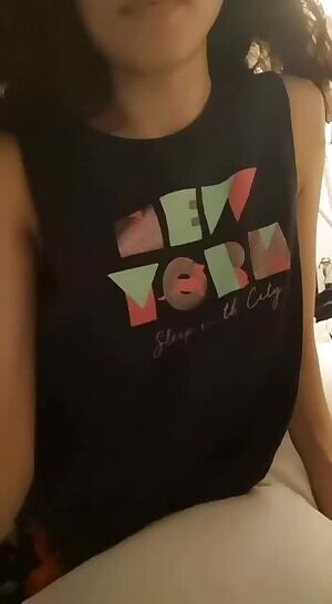 Lonely night, so here's a titty drop 😽