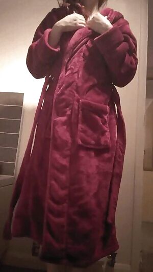 Revealing a hot body