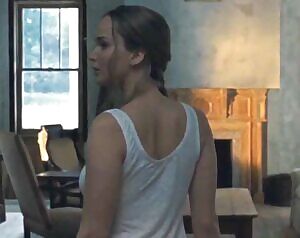 Jennifer Lawrence no underwear