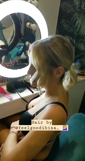 Ashley James is fucking nice! You know how cool you'd look walking into a restaurant with her? Way cool