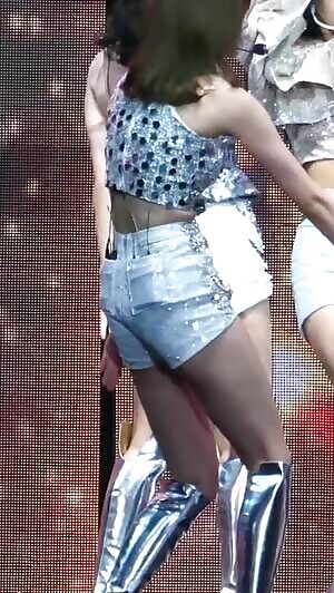 Twice - Sana, Nayeon & Jihyo