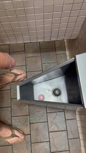 Male Pissing Peeing Penis Piss
