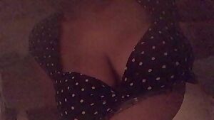 Let’s do a session so you can watch me lactate! Or come get my premade eo of me pumping my swollen tits 😉