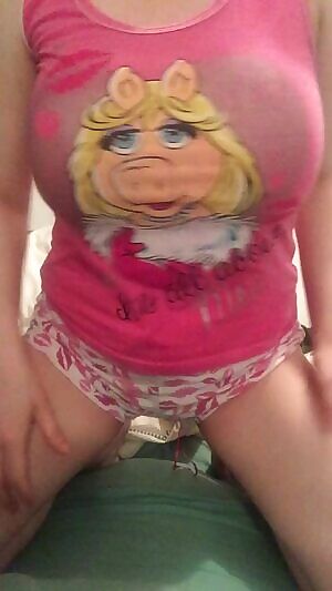 To yummy to resist 😜titty drop