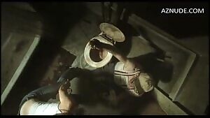 Jessica Biel asscrack in Texas Chainsaw Massacre