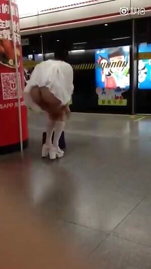 Dropping her buttplug in front of a stranger