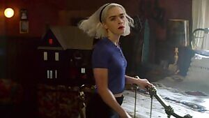 God I'd do filthy things to Kiernan Shipka