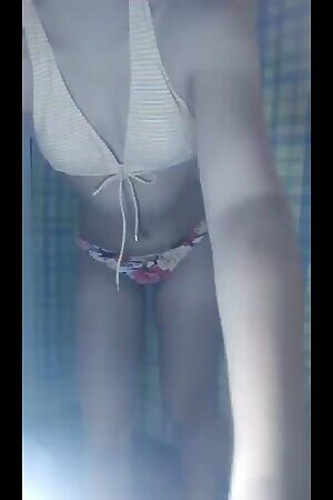 Everyone seems to like it when I take my bikini off so here's a video!