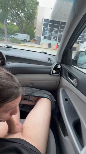 In The Car Amateur Blowjob Couple