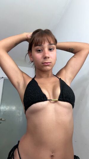 Always wondered what it would feel like having a guy appreciate my armpit