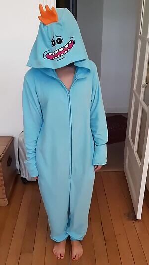 Finally putting that Meeseeks costume to good use!