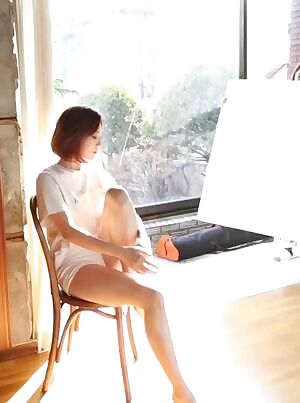 Girl's Day Yura - Thighs