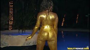 RoundAndBrown - Rylee Foxxx Glitter Tease