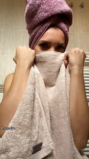 Some guy tryna sell this for like $10. Imma drop it for free. Neiva’s meg@ file full of her latest pics and vids . Link: https://up-to-down.net/91544/Neiva2