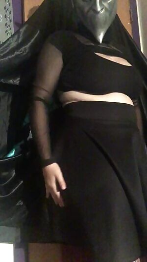 Gettin wiggly with it 🦇