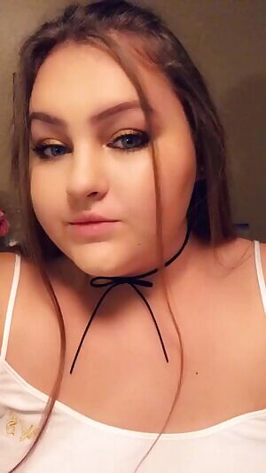 I can’t think of a caption🙄😂