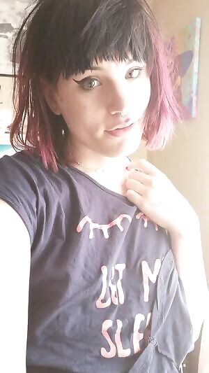 I love showing off my body 😊