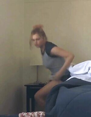 Eliza Taylor Bouncing Plot in Thumper