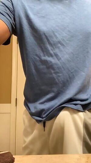 College winter break cumming to an end. Happy Friday!! 🧑🏾‍🦱