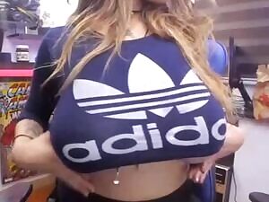 Boobs are magical ✨😍✨