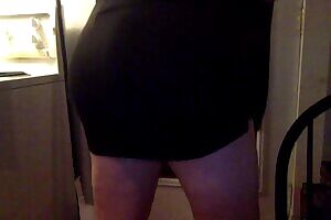 Love wearing dresses with no panties 🍑