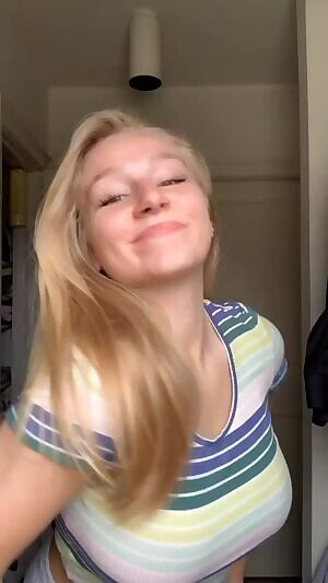 Stacked blonde bouncing all over the place