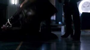 Emily Bett Rickards was hot in this scene