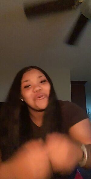 some boobs and booty to help you get through one more day before the weekend!