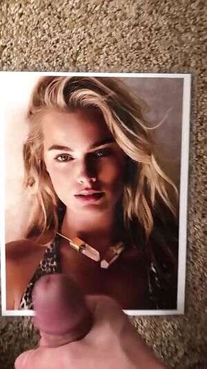 Splattering Margot Robbie