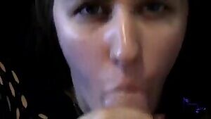 young amateur jerks a load out on her face