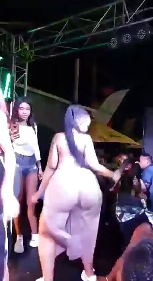 This should get pinned to define a CentaurGirl cause holy shit she's thicc as fck