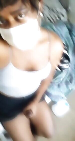 tgirl pleasuring her thick BBC 🤭