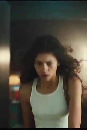 Zendaya must be cold