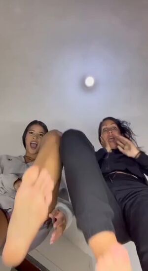 Giantess Women Feet Foot