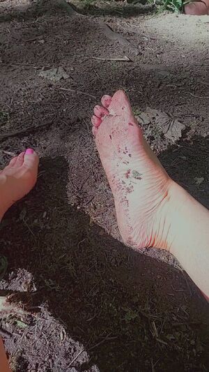 Feet & Cock BareFootMilf Foot Footjob