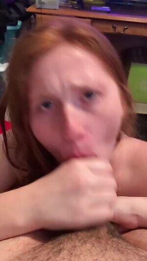 Fresh out the shower with no makeup on, I just needed to suck some cock 🥺👉👈